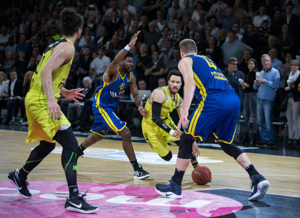 的背景及影 的背景及影