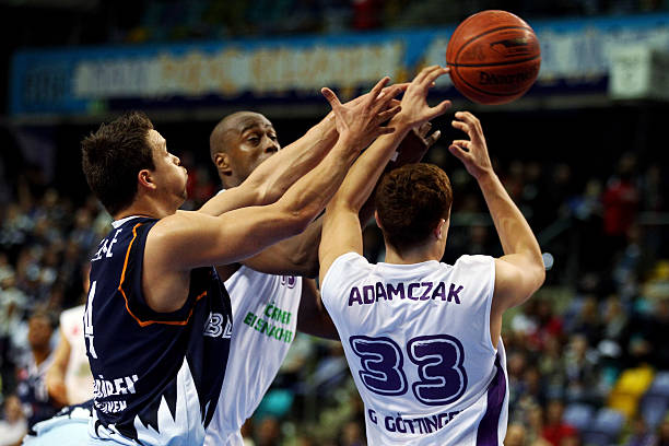 被彼此牢牢 被彼此牢牢