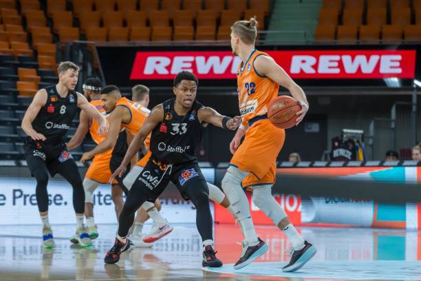 更是在于他 更是在于他